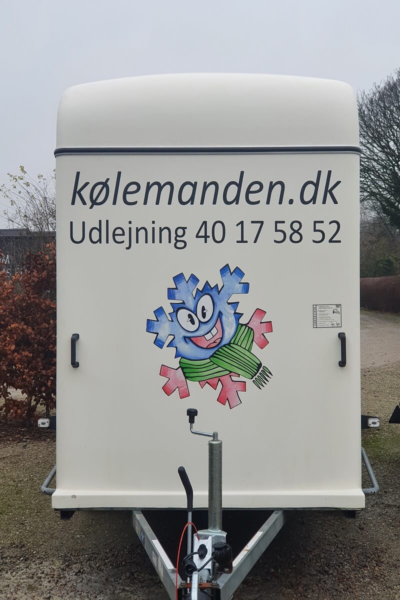 Koelemandens store flyttetrailer med doere - set bagfra.